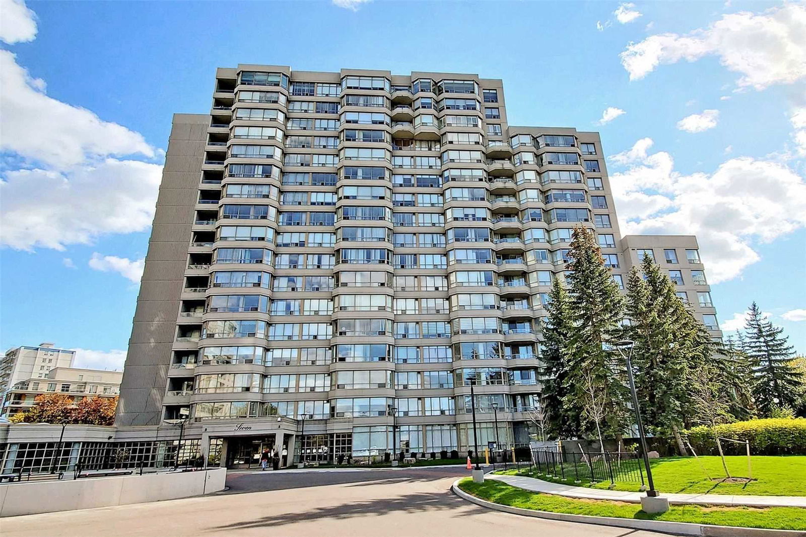 7 Townsgate Condos, Vaughan, Toronto