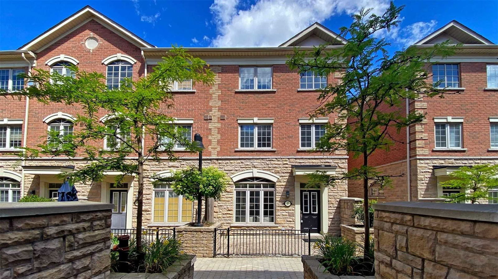 8 Brighton Place Townhomes, Vaughan, Toronto