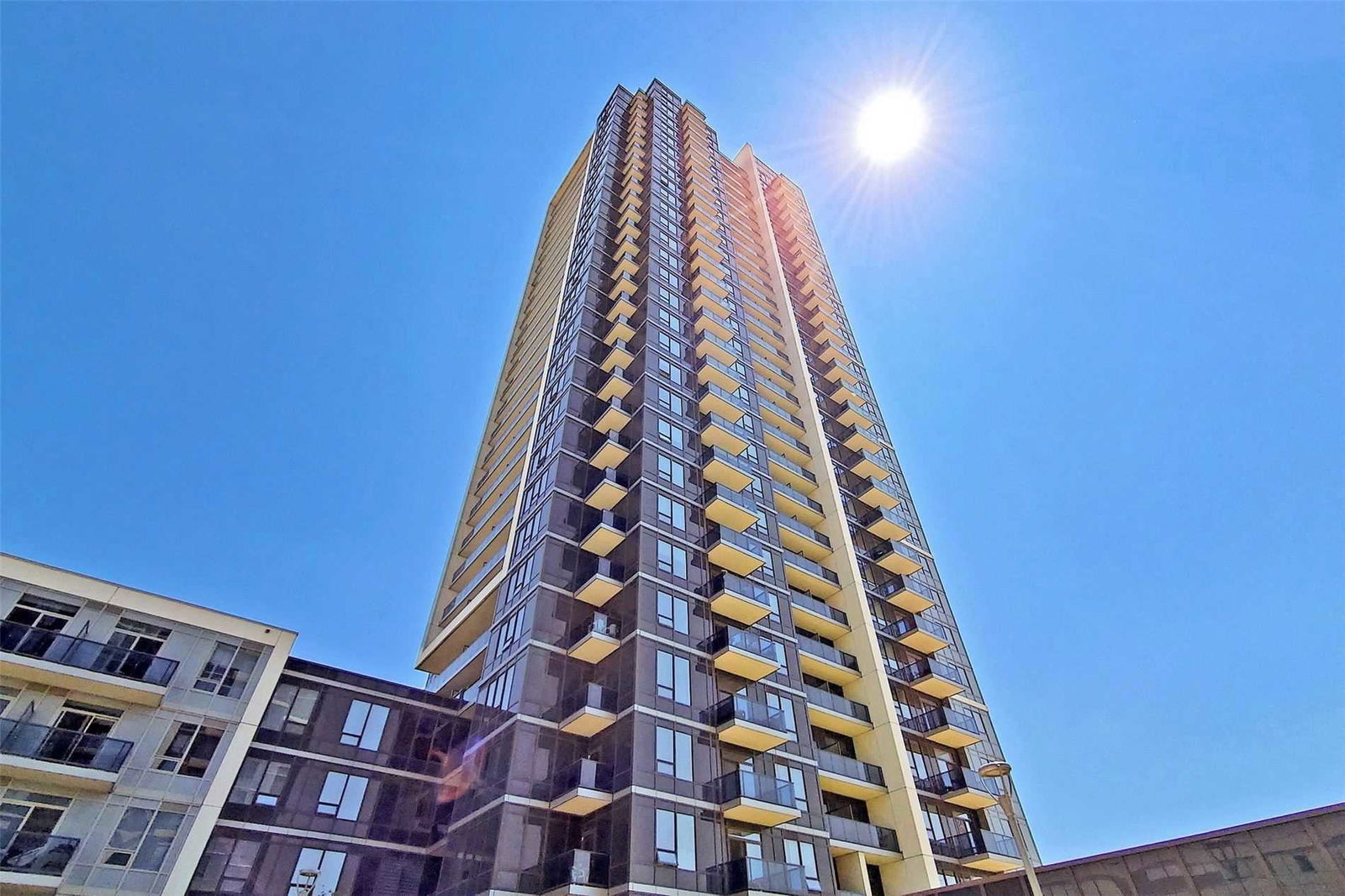 Centro Square Condominiums, Vaughan, Toronto