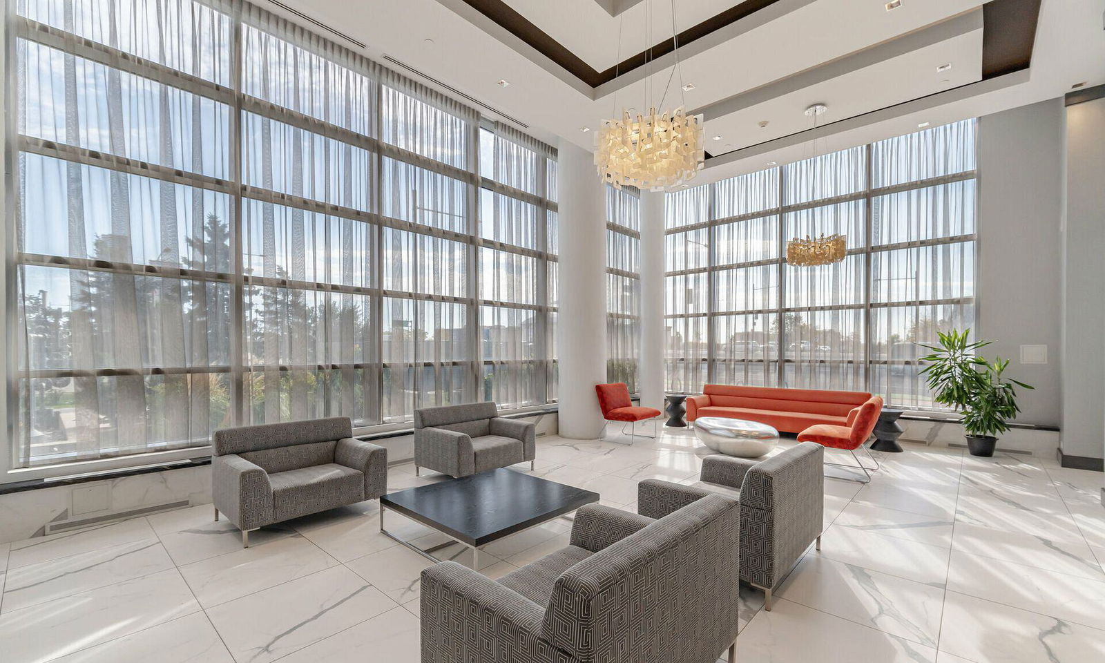 Lobby — Centro Square Condominiums, Vaughan, Toronto