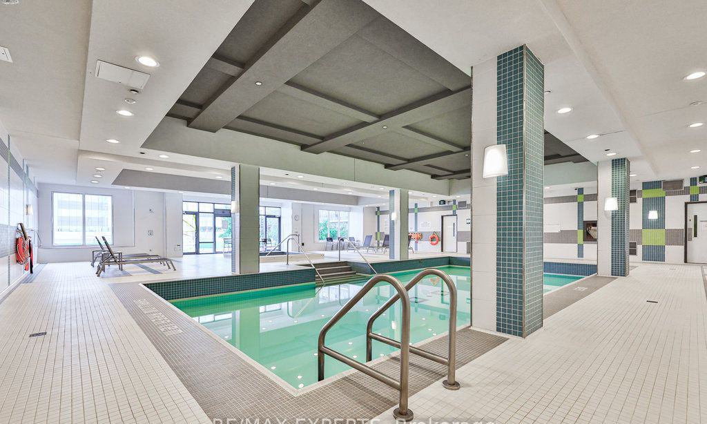 Pool — Centro Square Condominiums, Vaughan, Toronto