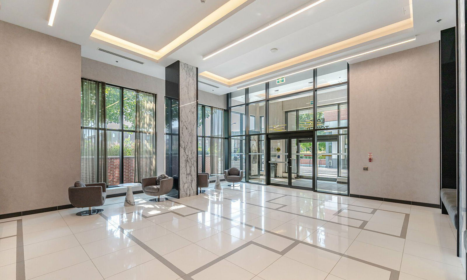 Lobby — Indigo Condominiums, Vaughan, Toronto