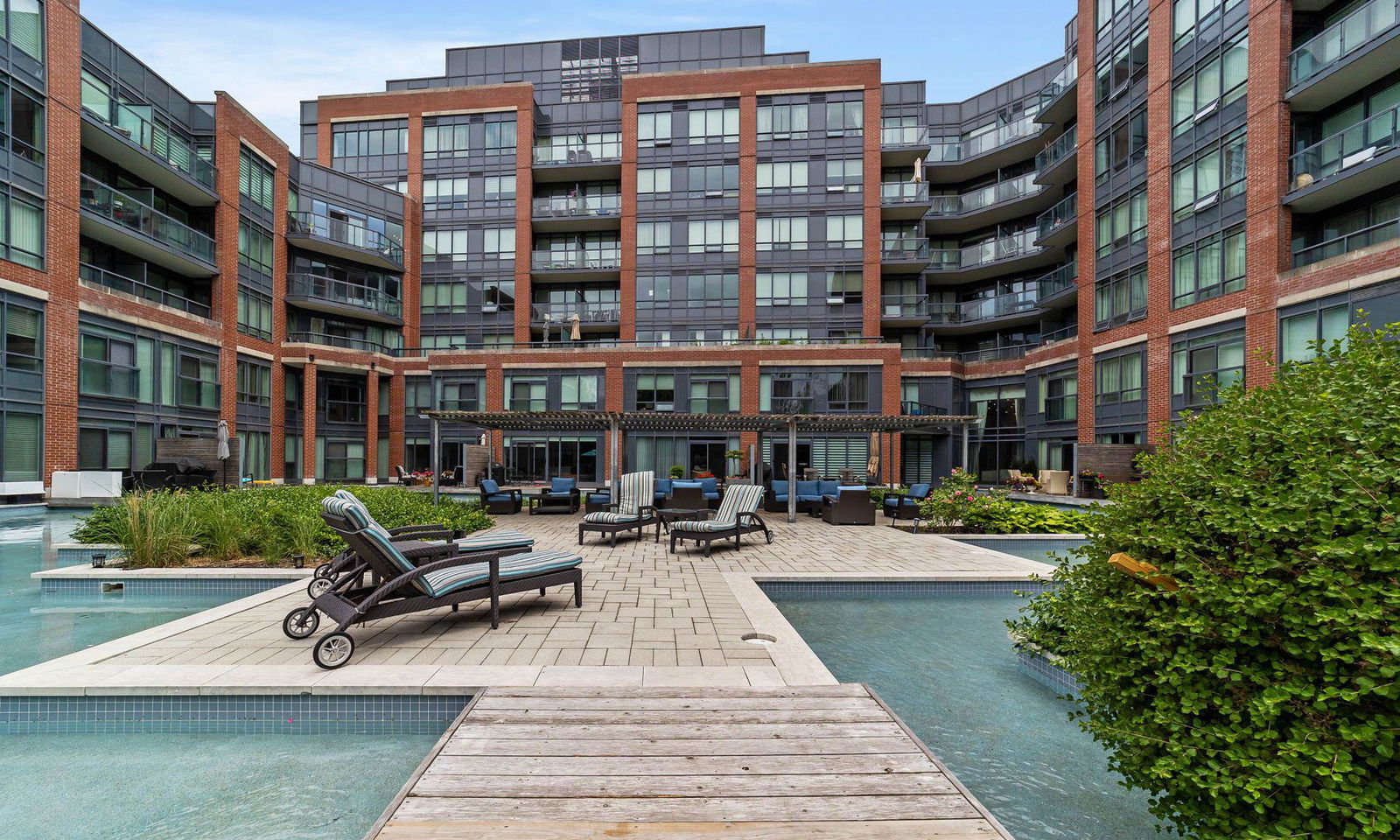 Patio — Minto WaterGarden Condos, Vaughan, Toronto