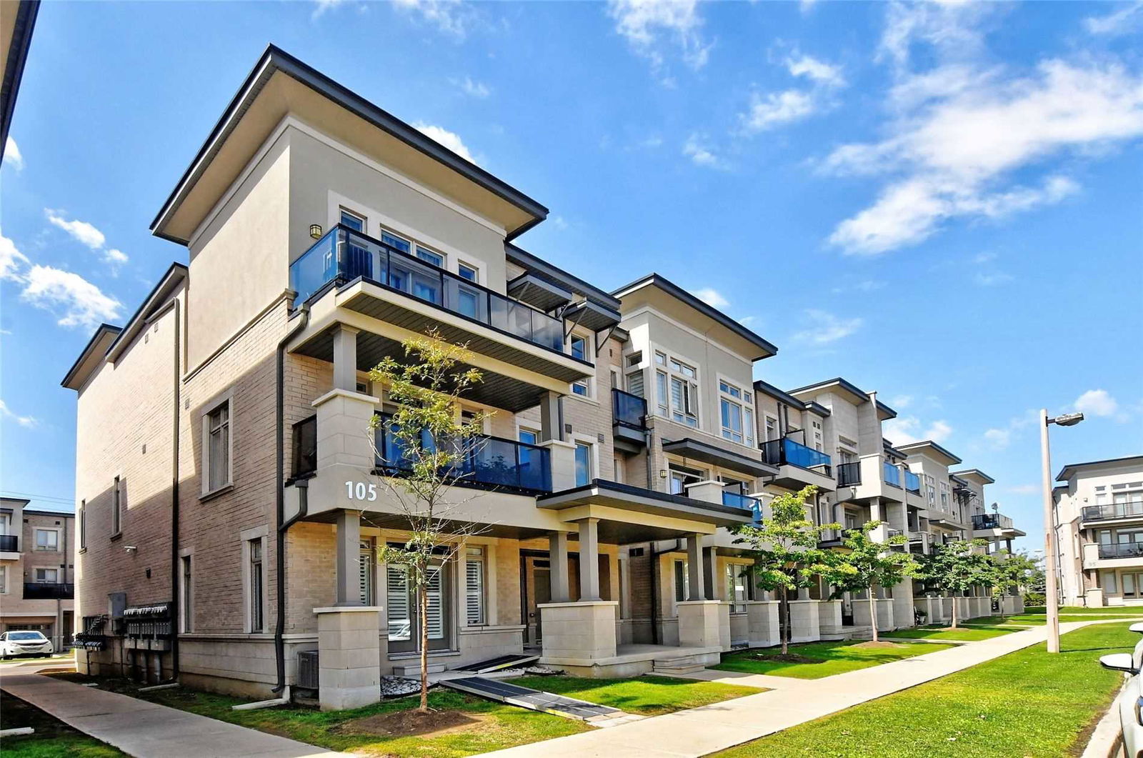 Pure Living Condo Townhomes, Vaughan, Toronto