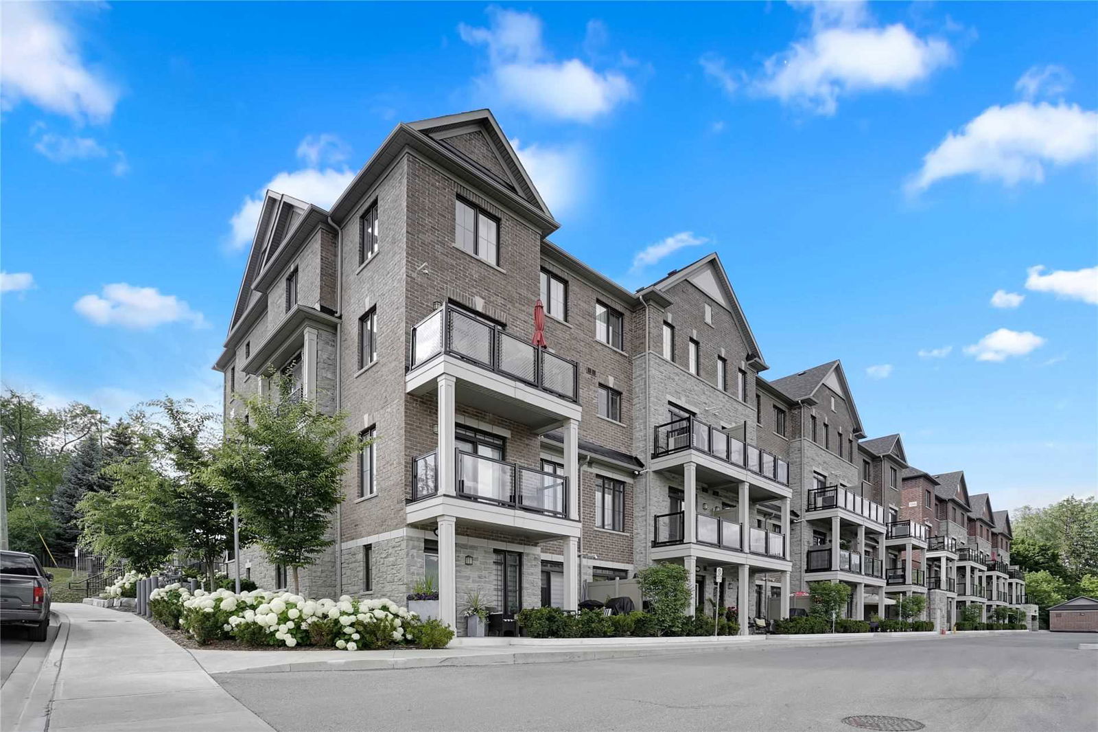 Riverside in Pine Grove Townhomes, Vaughan, Toronto