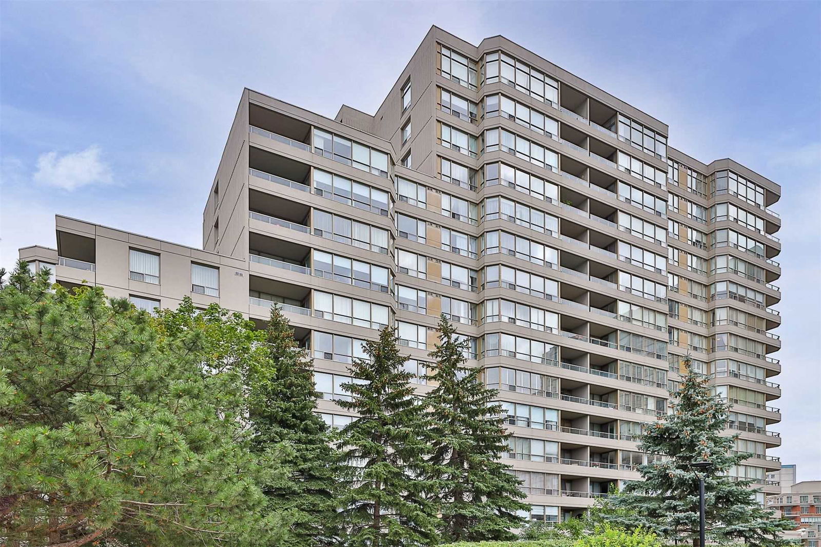 Townsgate Condominium II, Vaughan, Toronto