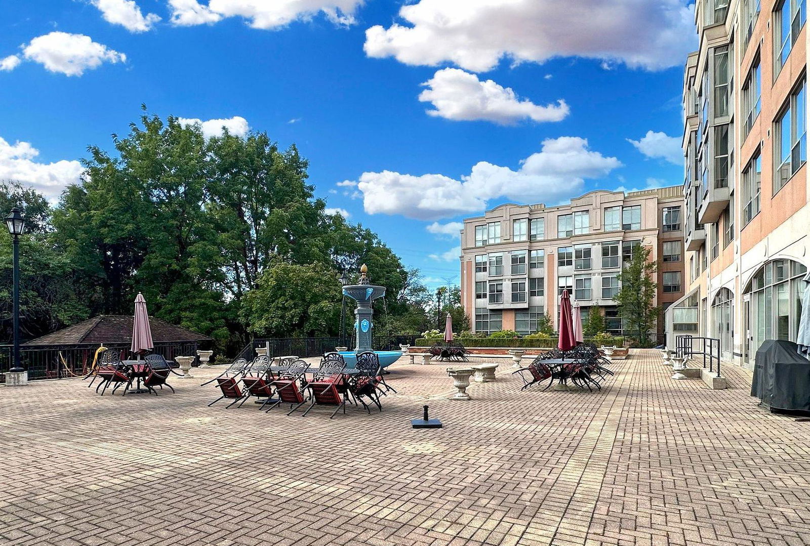 Patio — Villa Giardino I Condos, Vaughan, Toronto