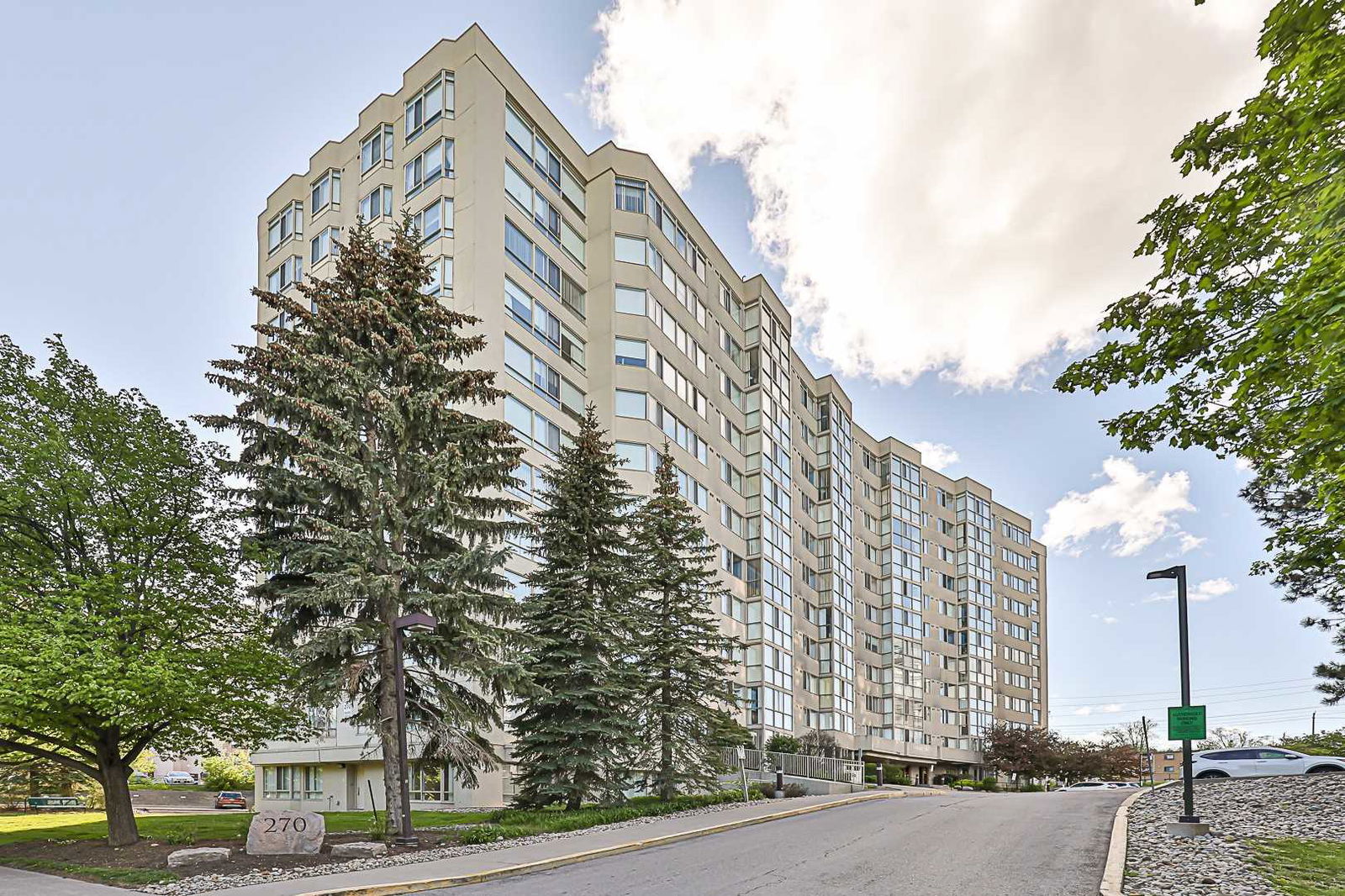 King Crest Condos, Newmarket, Toronto