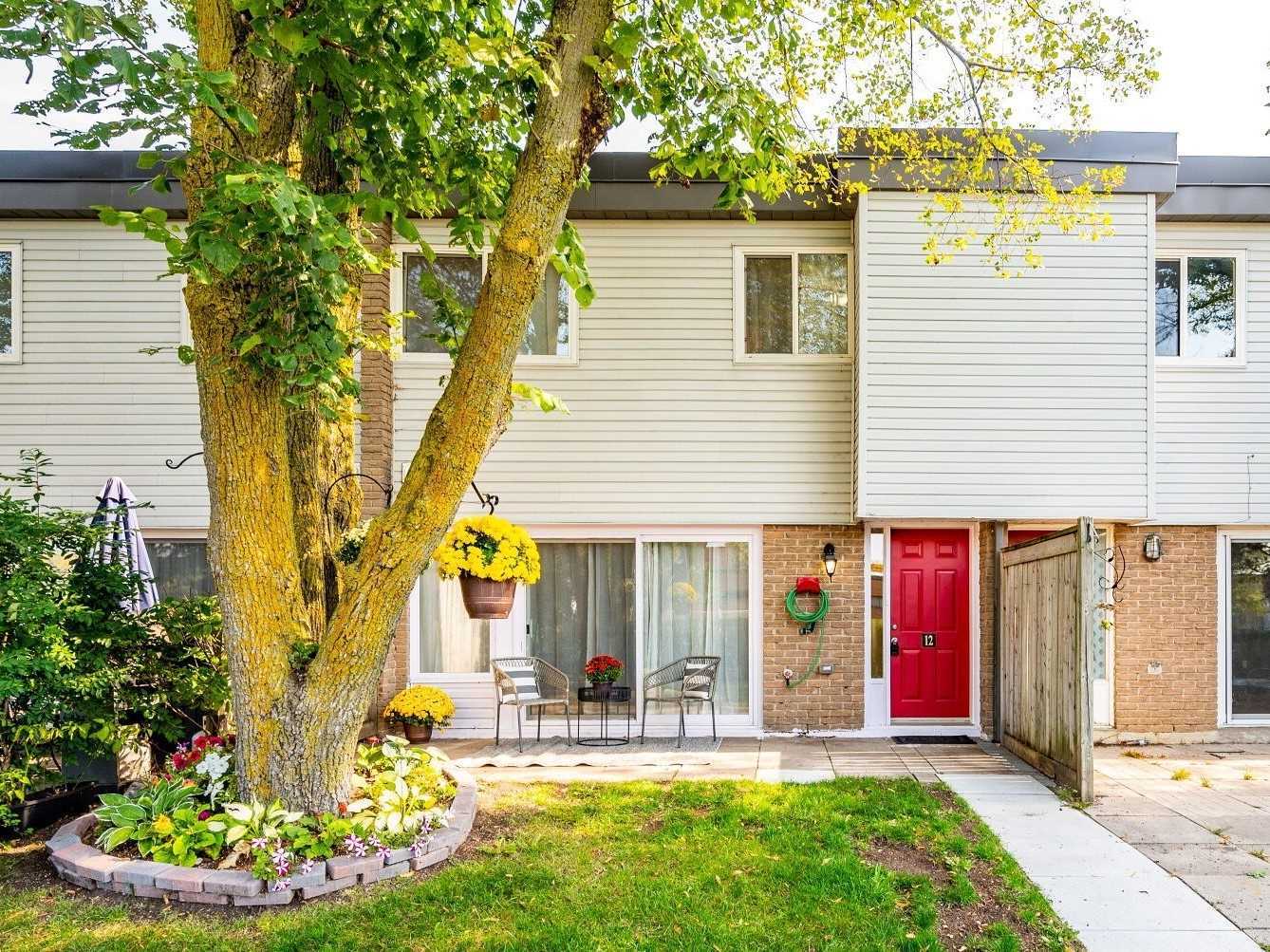 Country Lane Townhomes, Aurora, Toronto