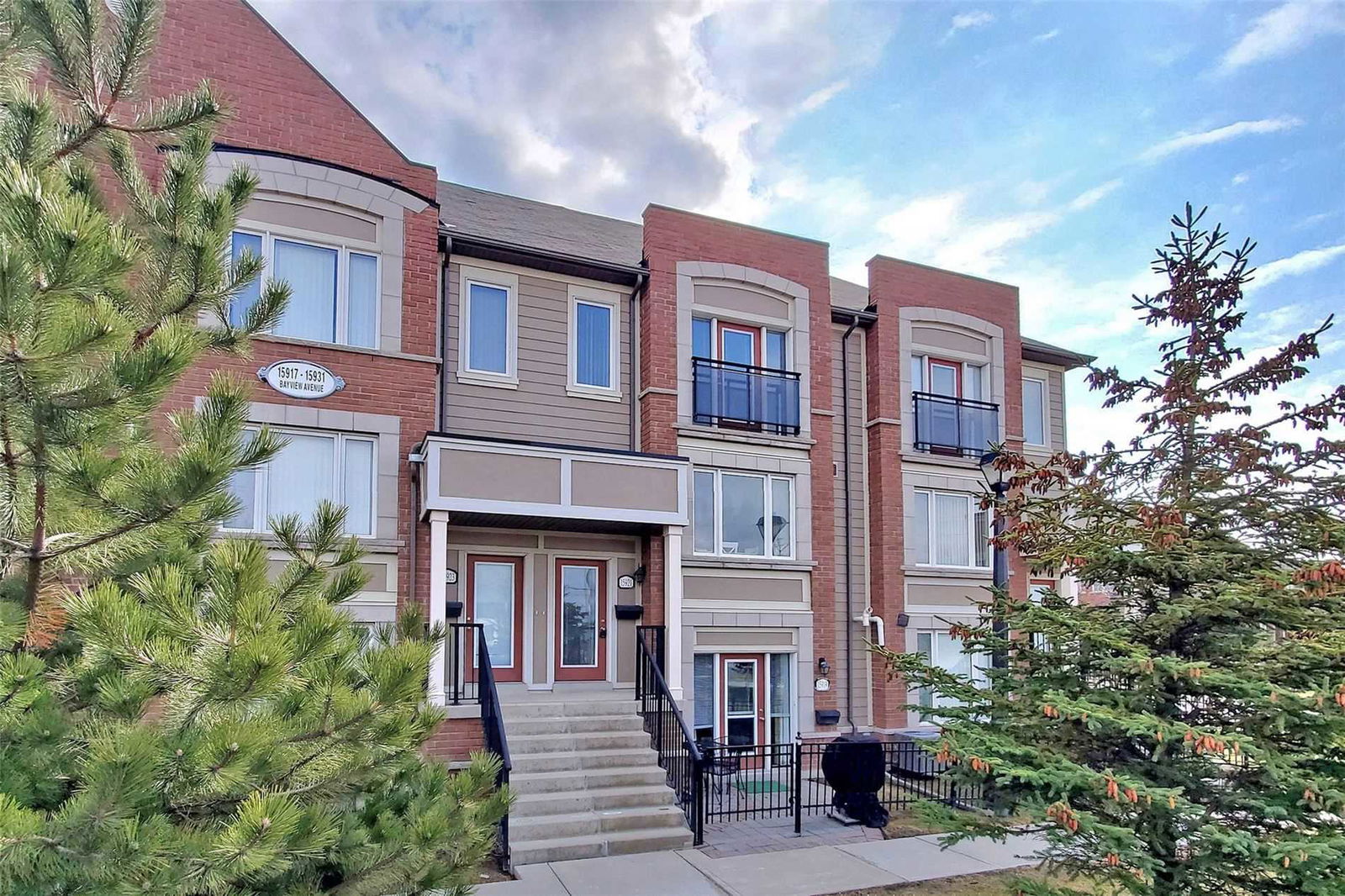 First Home Aurora Townhomes, Aurora, Toronto