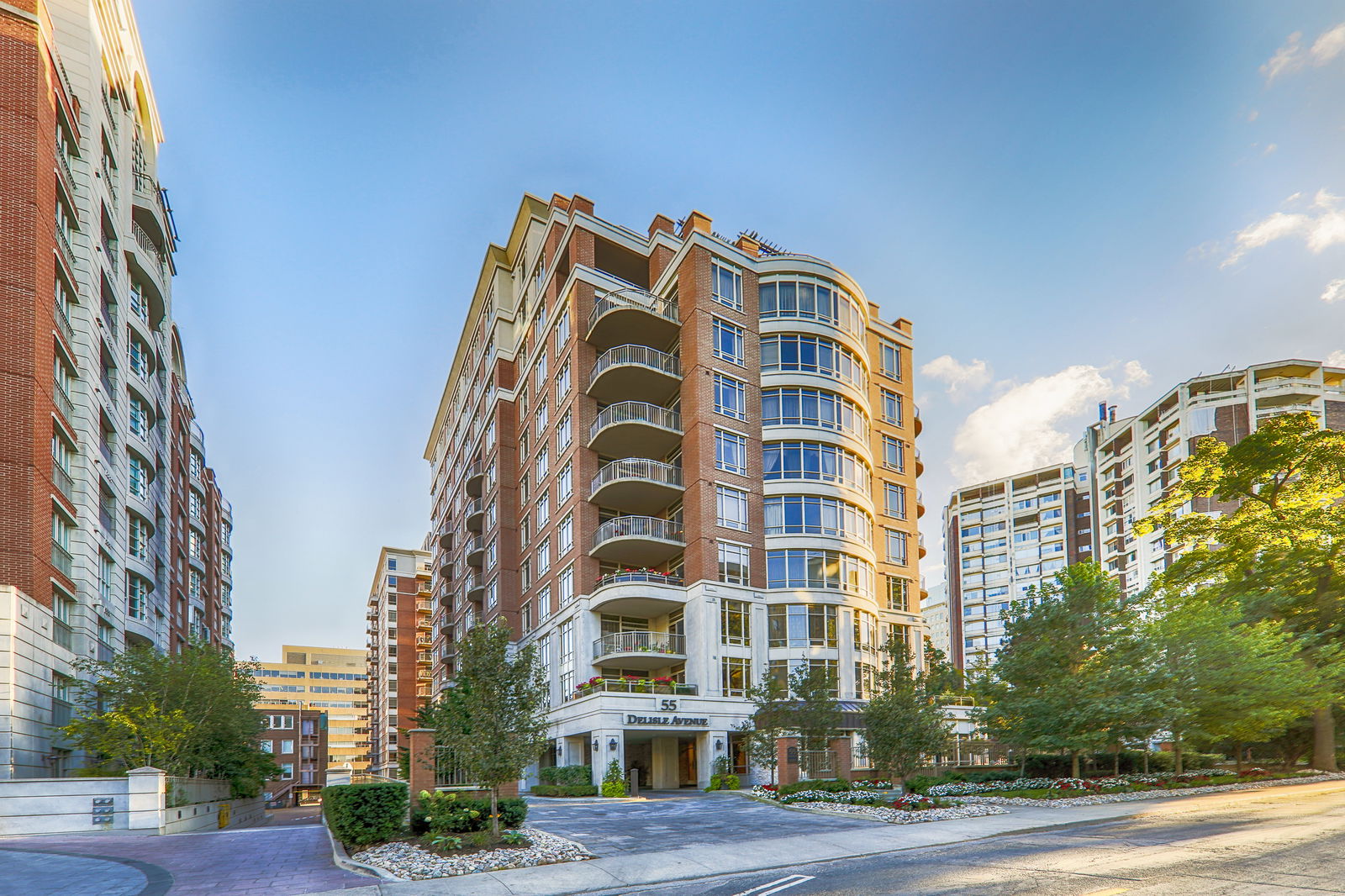 Exterior — The Carlyle, Midtown, Toronto