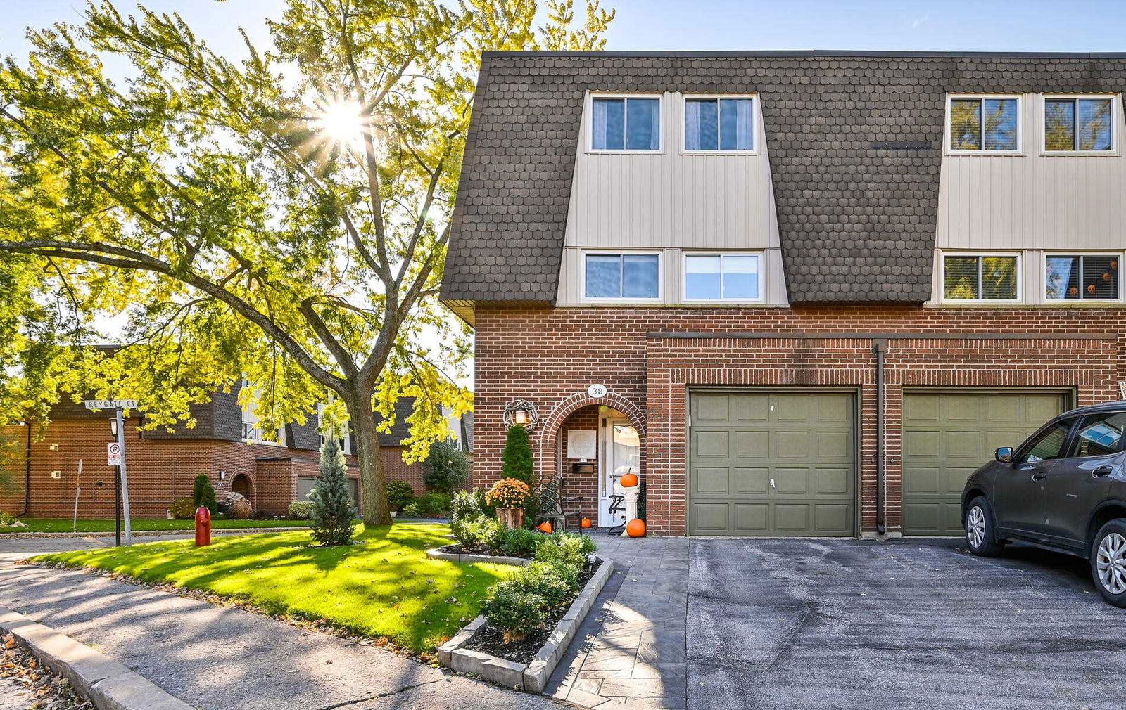 Deacon Lane Townhomes, Ajax, Toronto