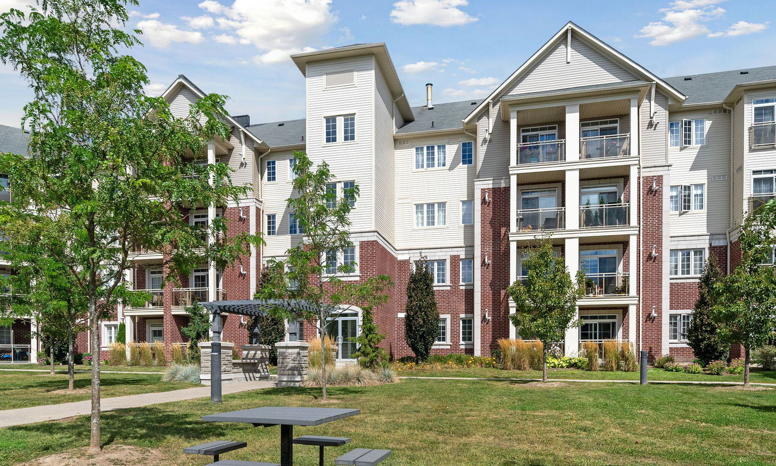 Aspen Springs Condos, Clarington, Toronto