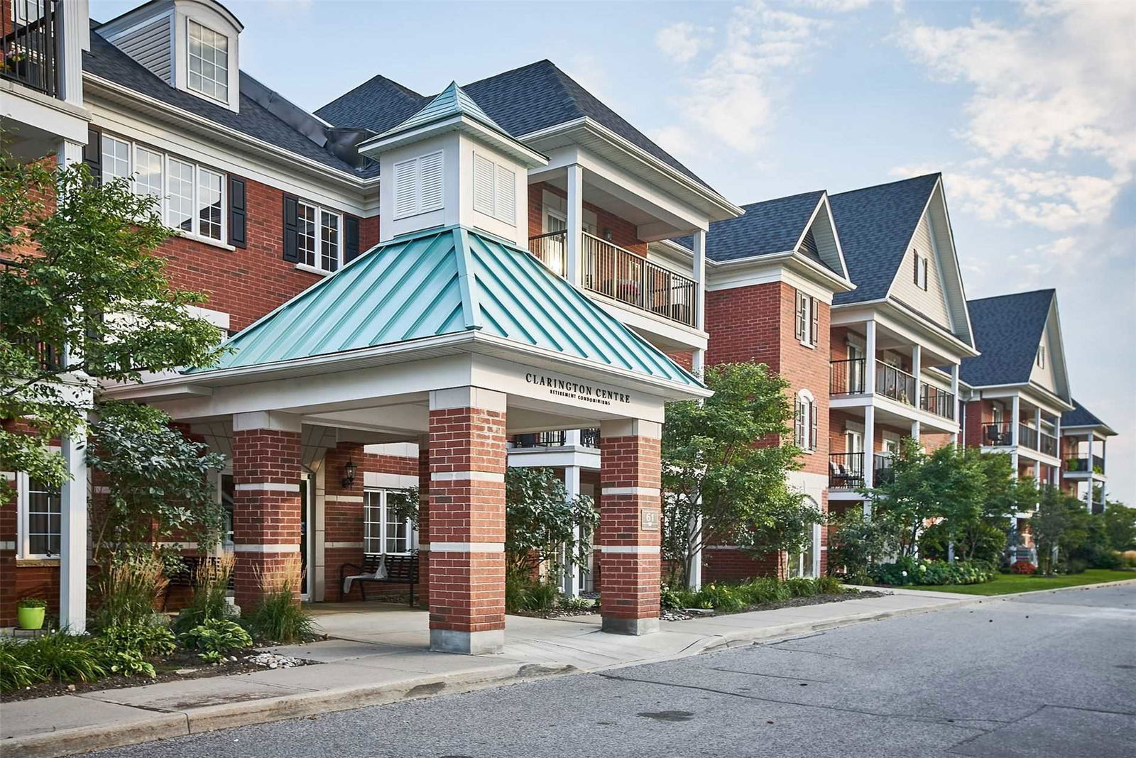 Clarington Center Condos, Clarington, Toronto