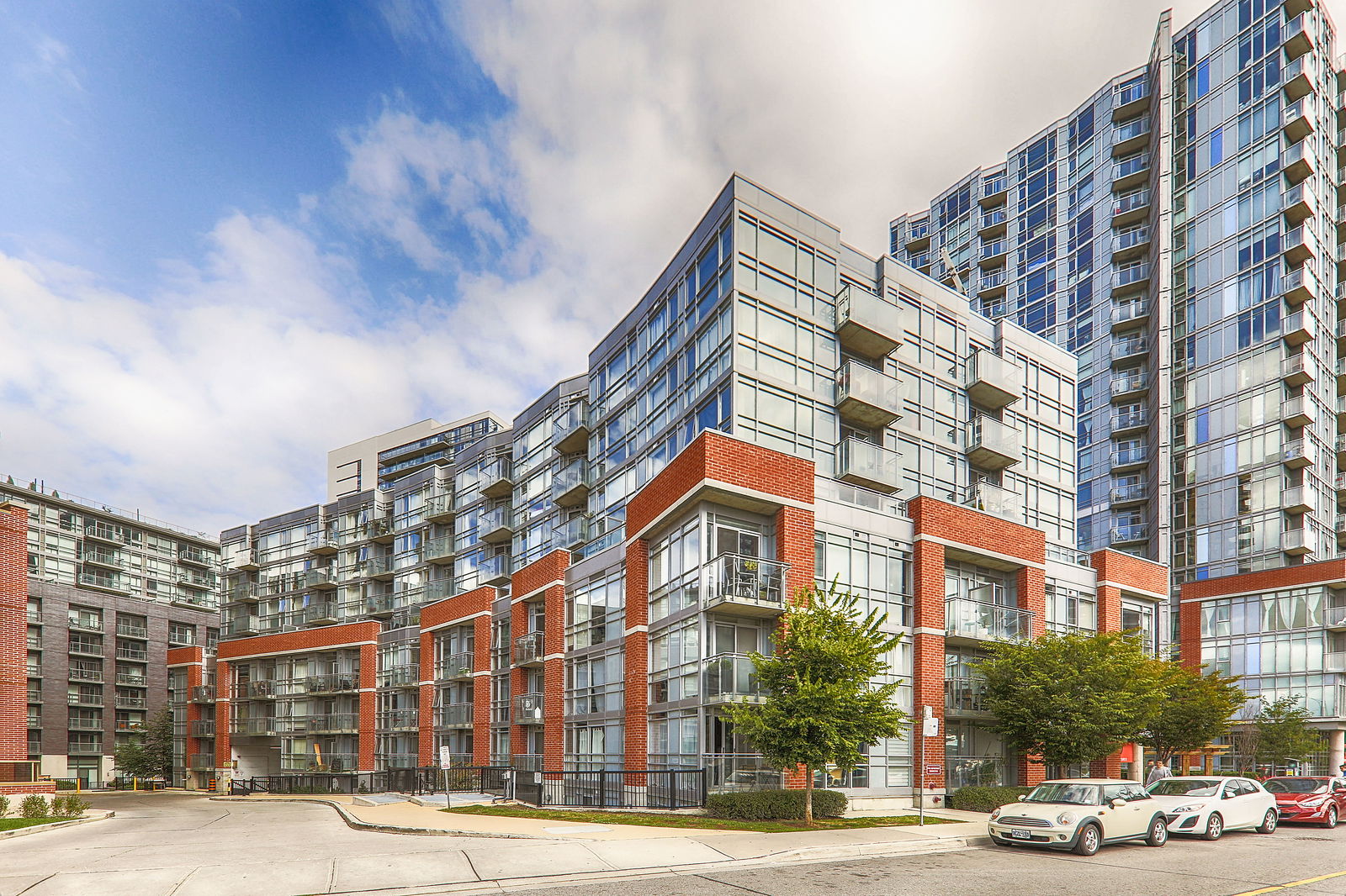 Exterior Facade — The Curve, West End, Toronto