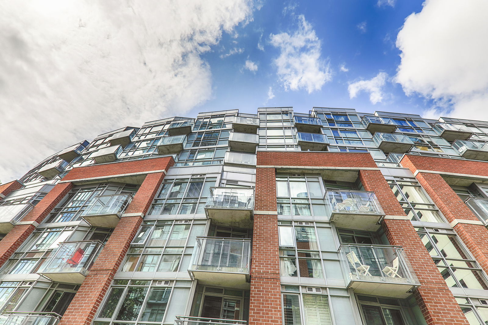 Exterior Sky — The Curve, West End, Toronto