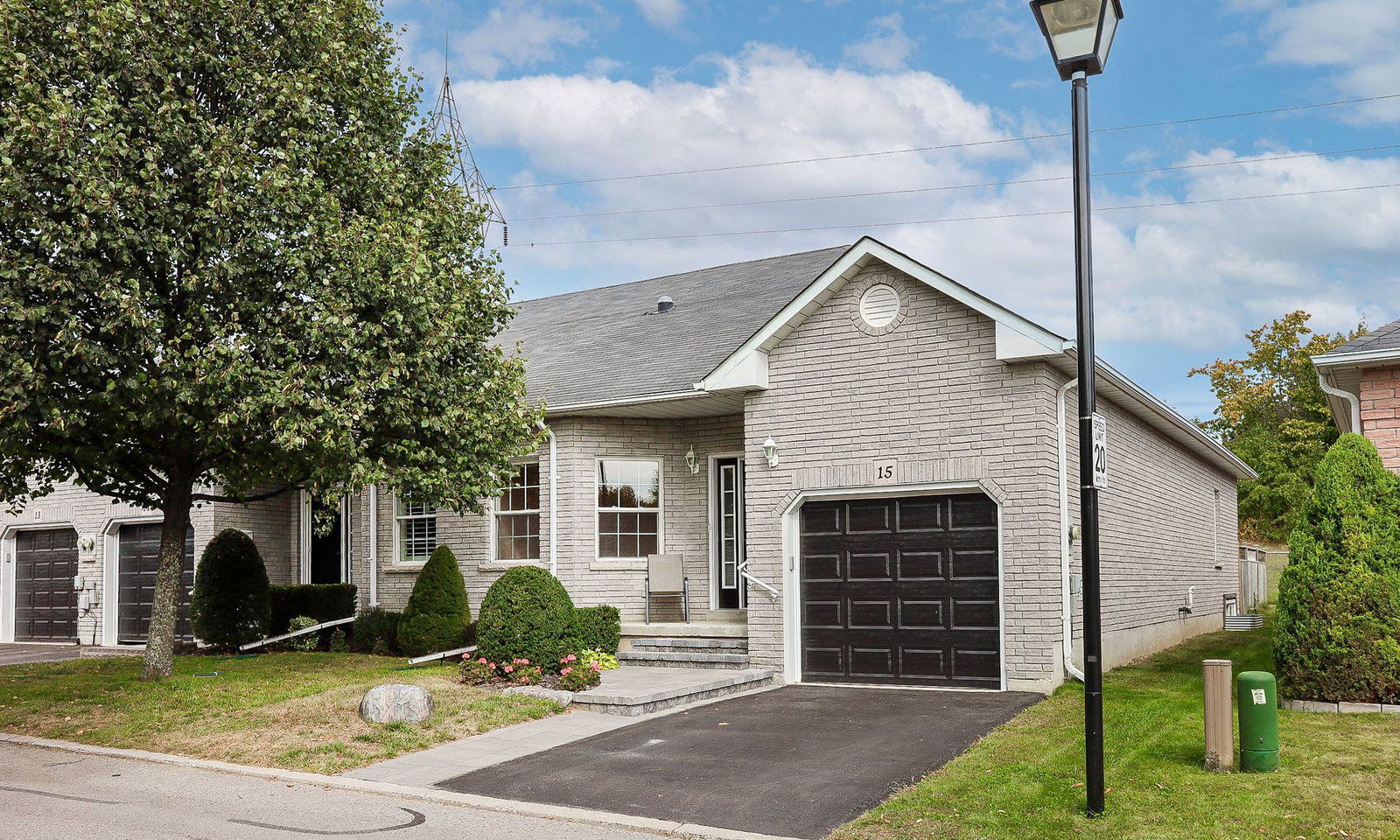 Exterior Side — Camelot Townhomes, Oshawa, Toronto