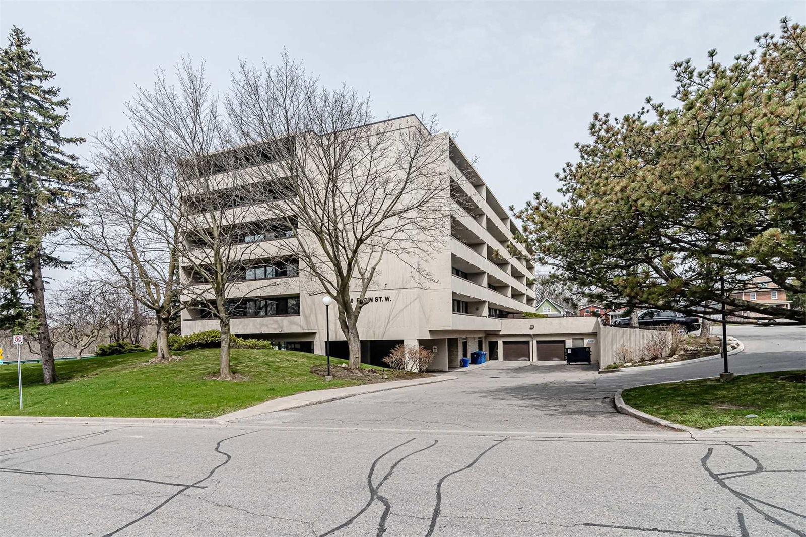 120 Eglin Condos, Oshawa, Toronto