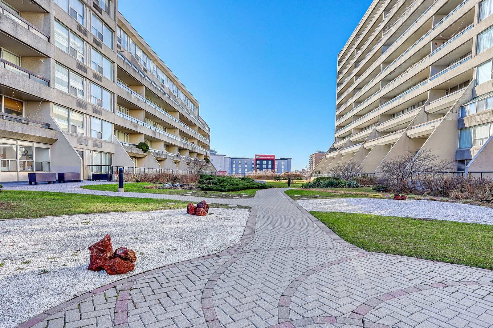 Mclaughlin Square Condos, Oshawa, Toronto