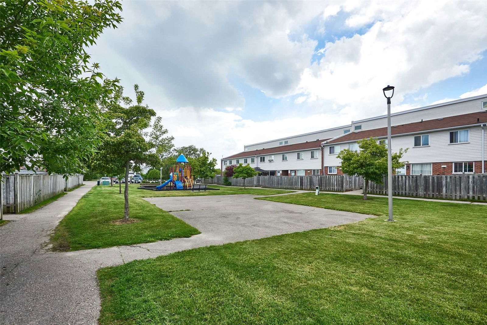 Wentworth Gardens Townhomes, Oshawa, Toronto