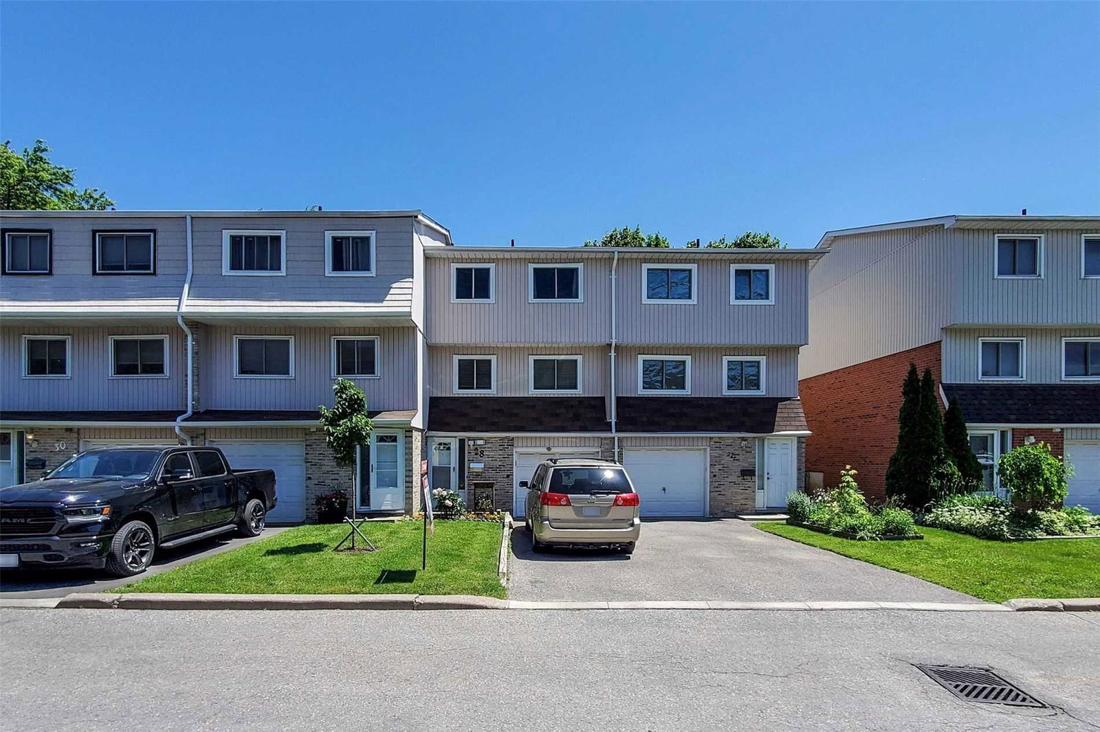 1975 Rosefield Townhomes, Pickering, Toronto