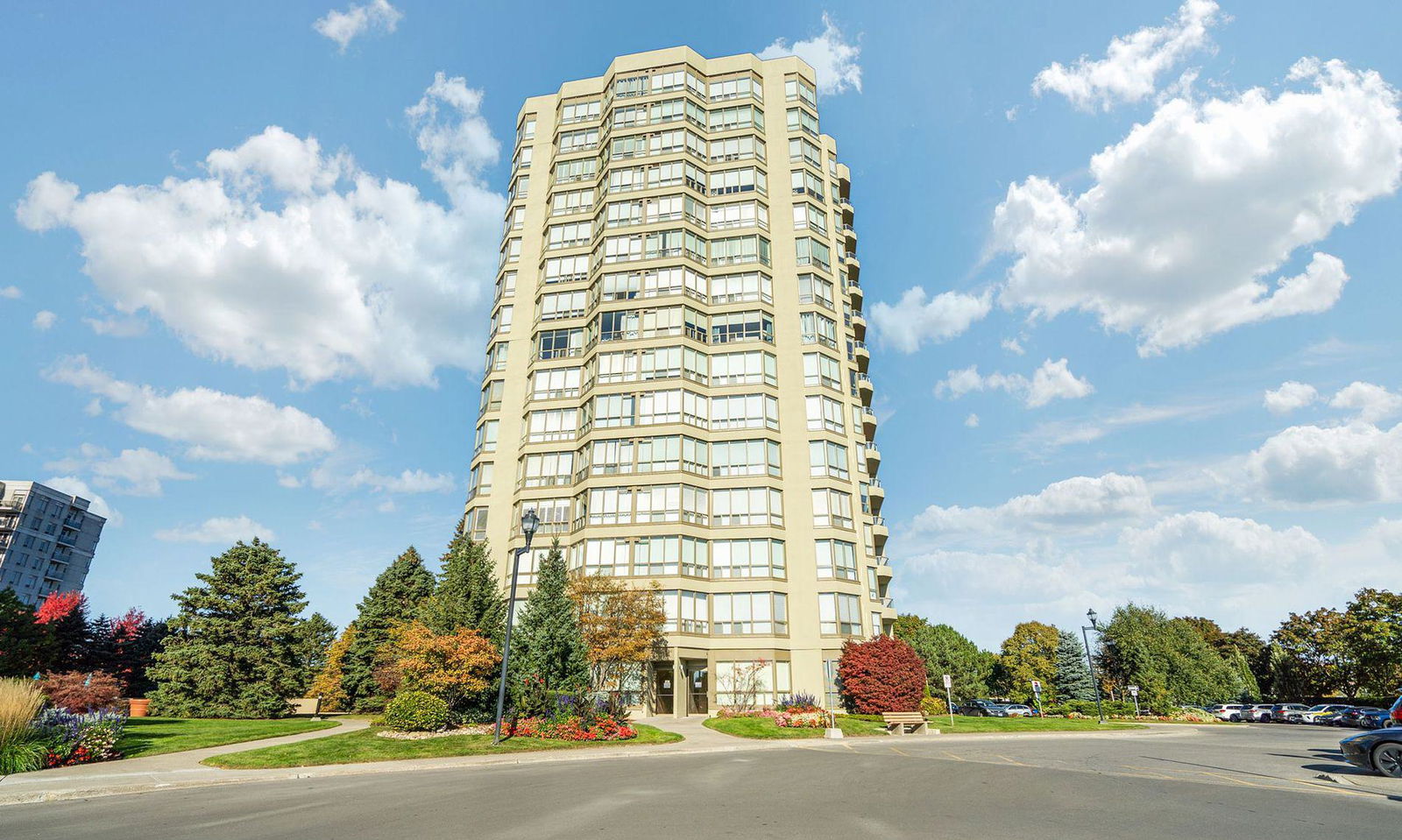 Exterior Side — Discovery Place Condos, Pickering, Toronto