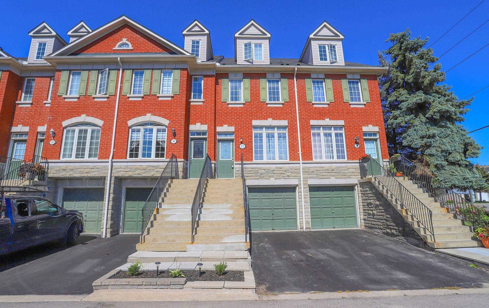 Kingsgate On The Rouge Townhomes, Pickering, Toronto