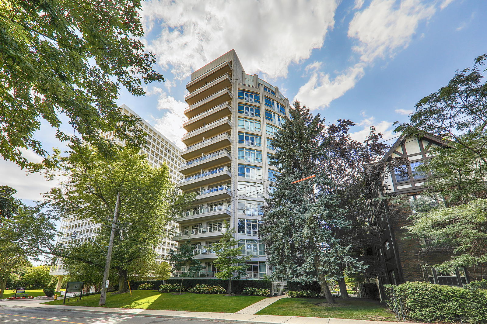 Exterior — Churchill Park Condos, Midtown, Toronto