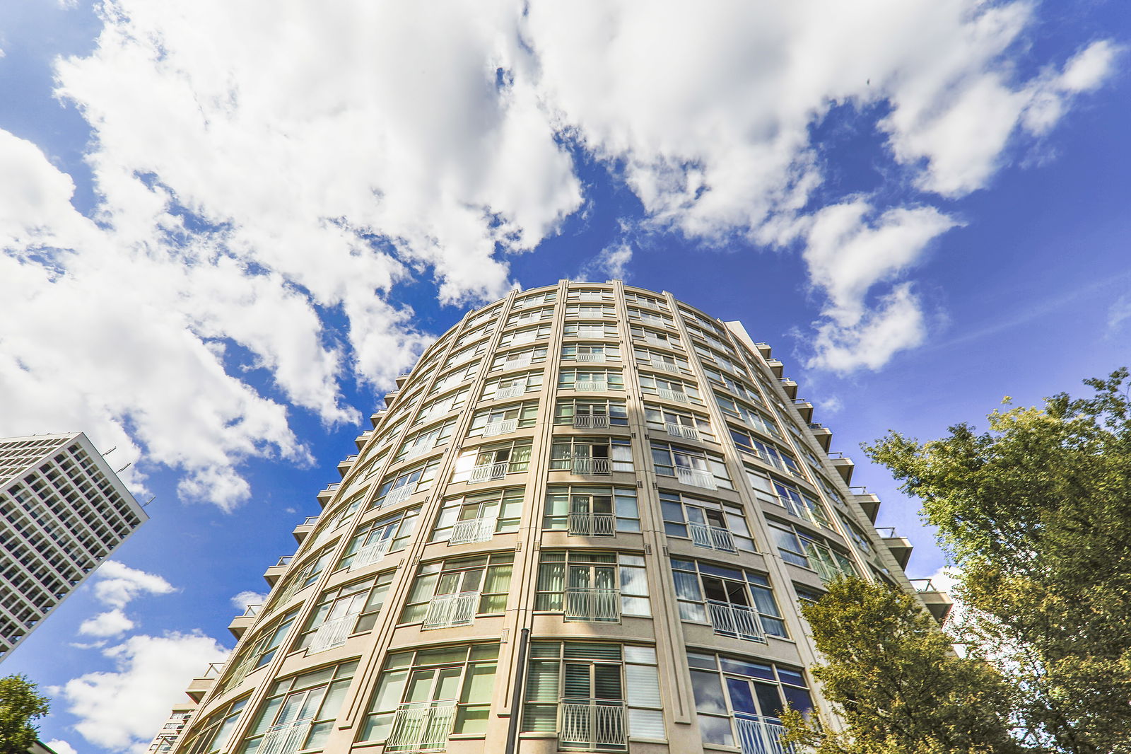 Exterior Sky — Churchill Park Condos, Midtown, Toronto