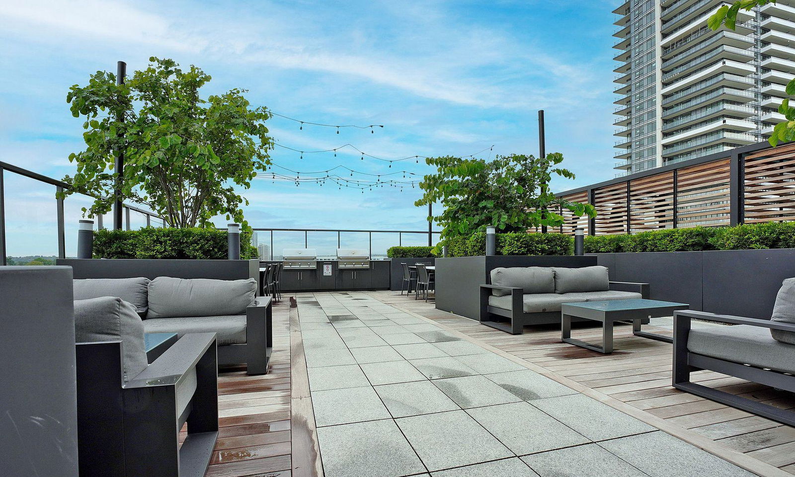 Rooftop Deck — Universal City Condos, Pickering, Toronto