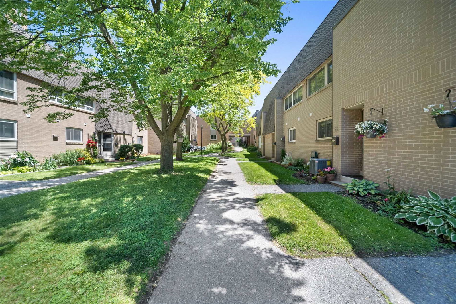 Village By The Lake Townhomes, Pickering, Toronto