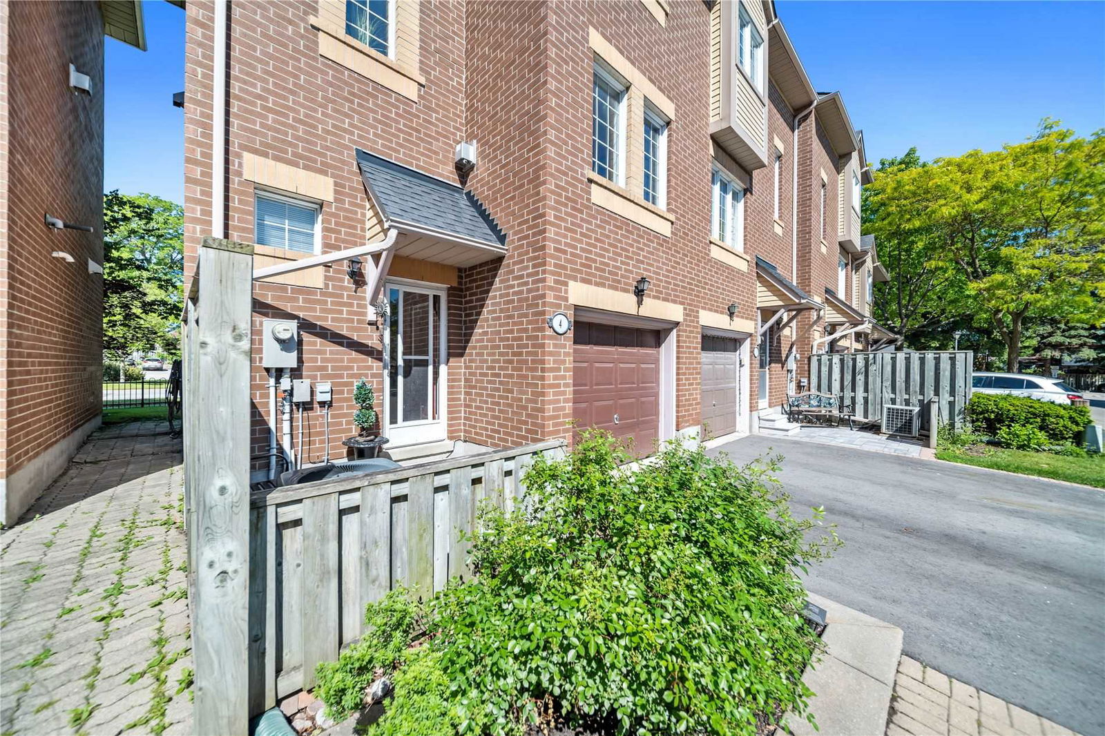 Walnutiane Townhomes, Pickering, Toronto