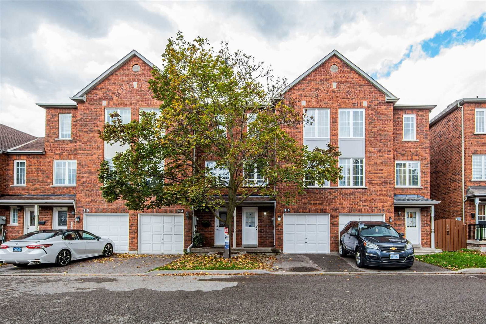 1995 Pine Grove Ave Townhomes, Pickering, Toronto