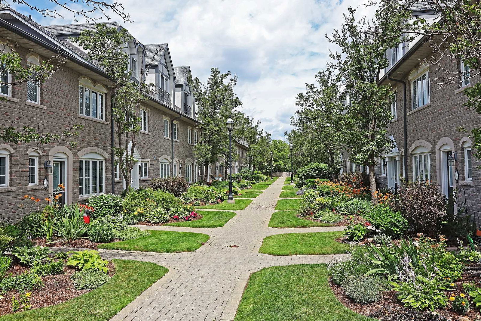 Chateaux Townhomes, Pickering, Toronto