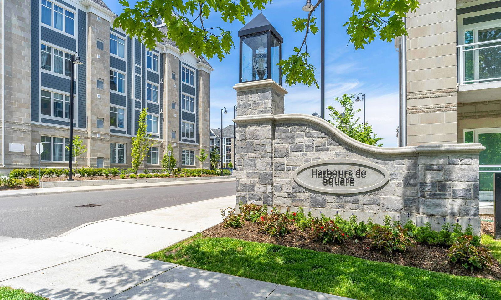 Exterior — Harbourside Condos, Whitby, Toronto