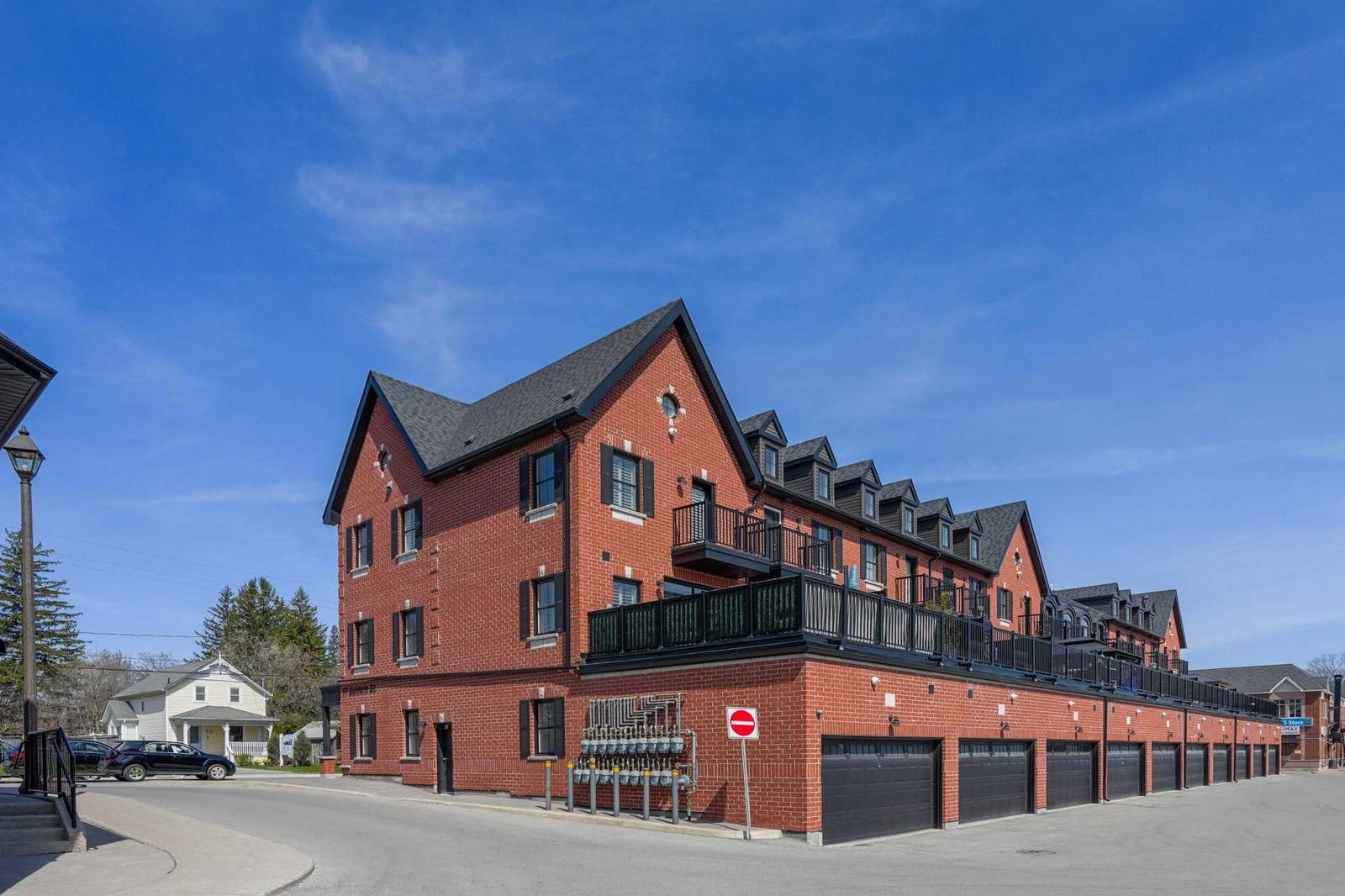 Prince George Townhomes, Whitby, Toronto