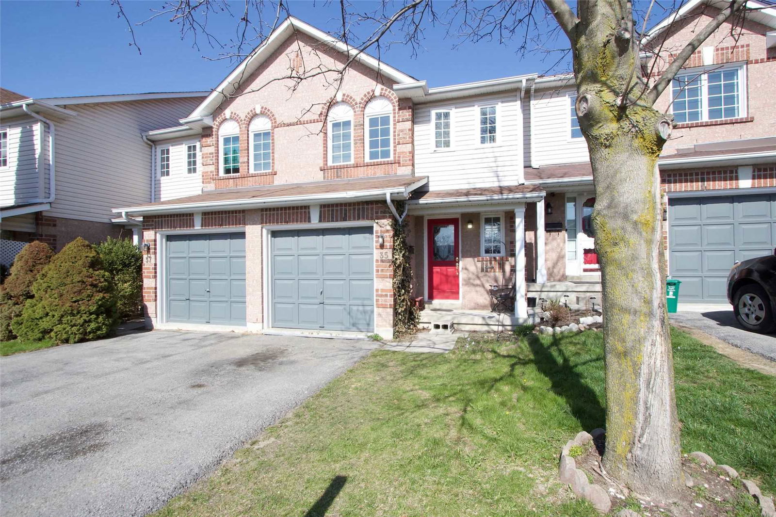 Lick Pond Way Townhomes, Whitby, Toronto