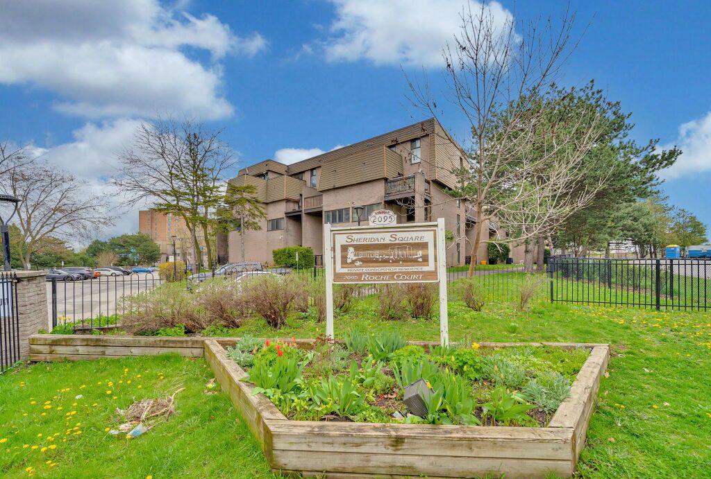 Sheridan Square Townhomes, Mississauga, Toronto