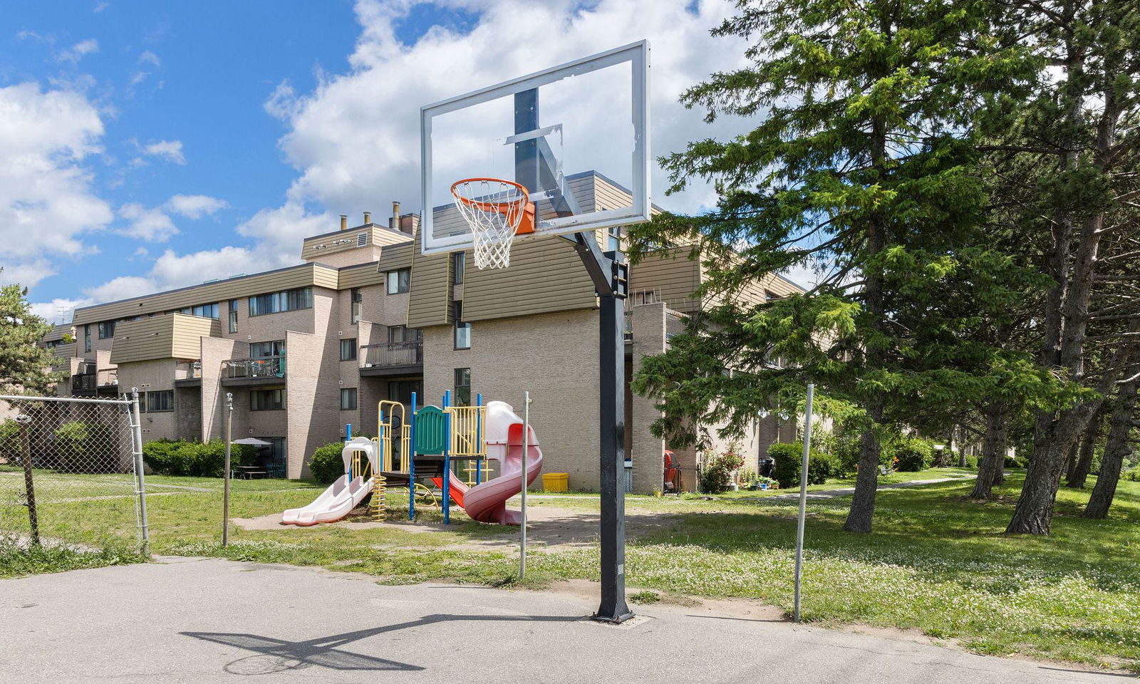 Sheridan Square Townhomes, Mississauga, Toronto