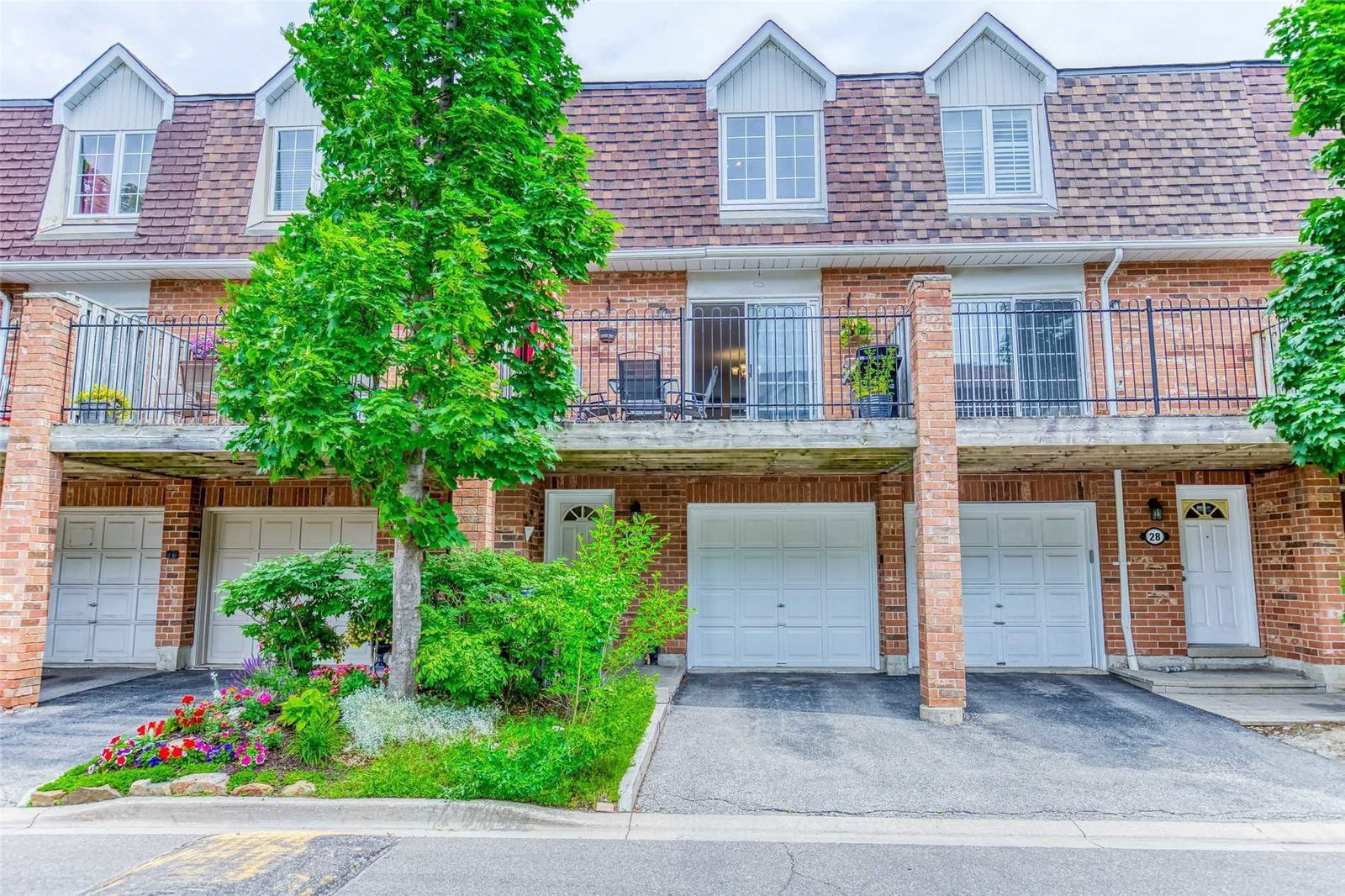 1525 South Parade Townhomes, Mississauga, Toronto