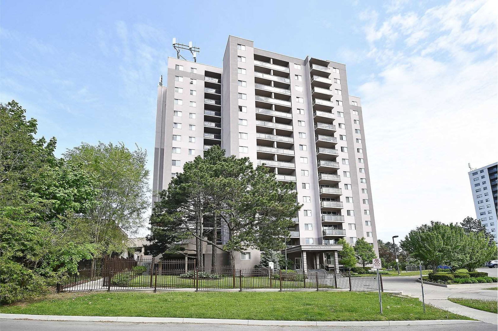 Halton Tower Condos, Burlington, Toronto