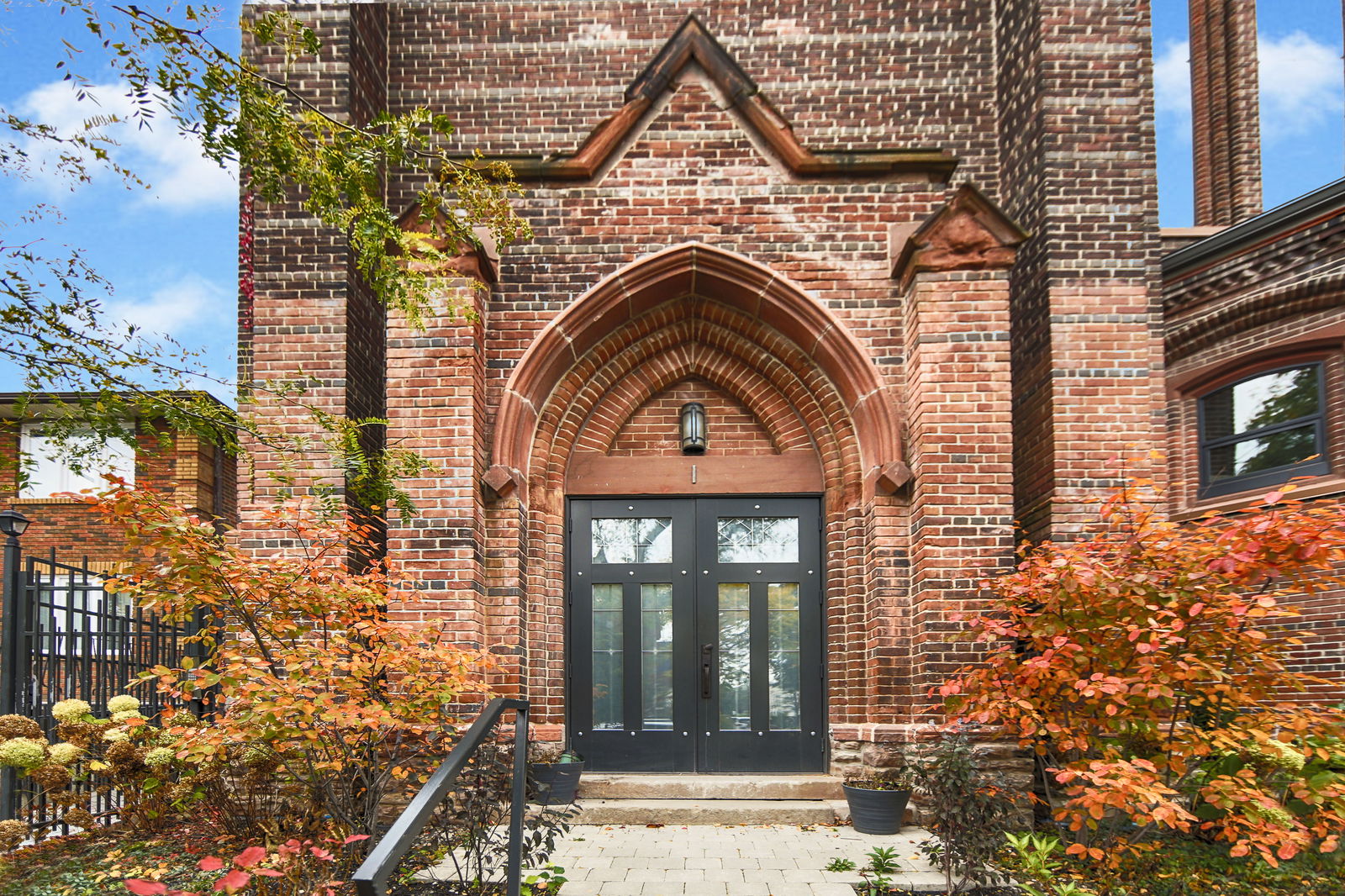 Entrance — West 40, West End, Toronto