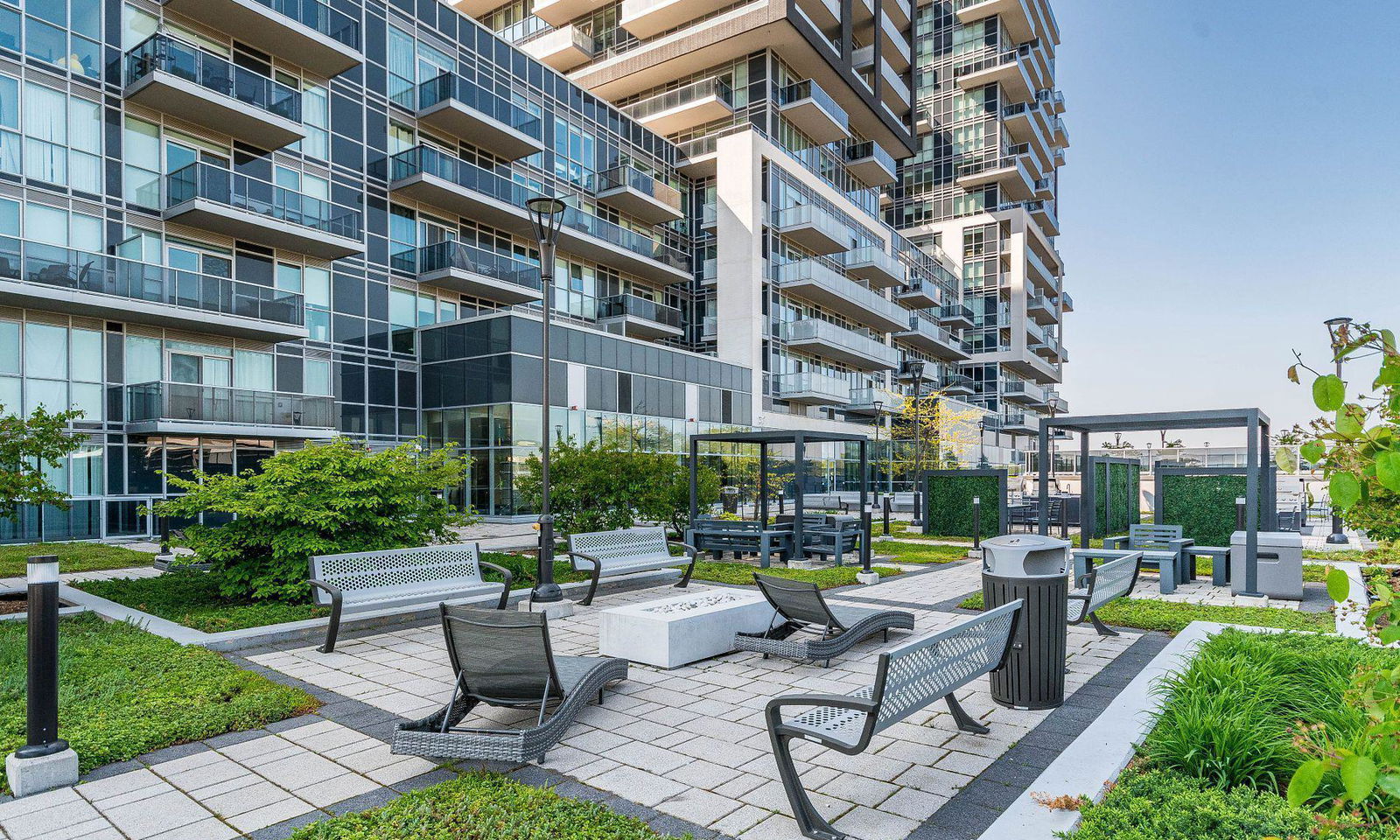 Patio — Paradigm Condos, Burlington, Toronto