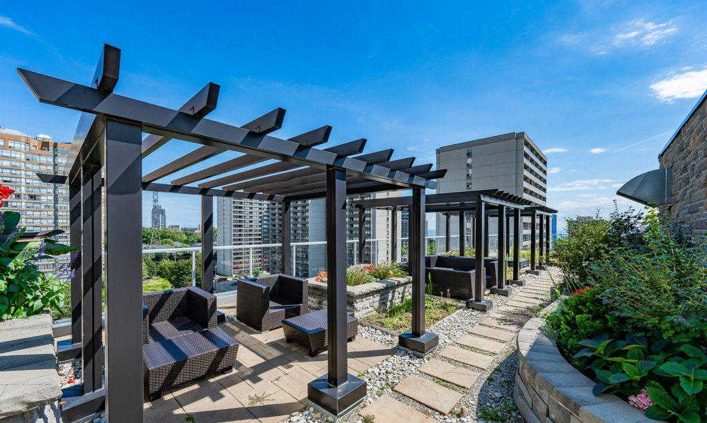 Rooftop Deck — Strata Condos, Burlington, Toronto