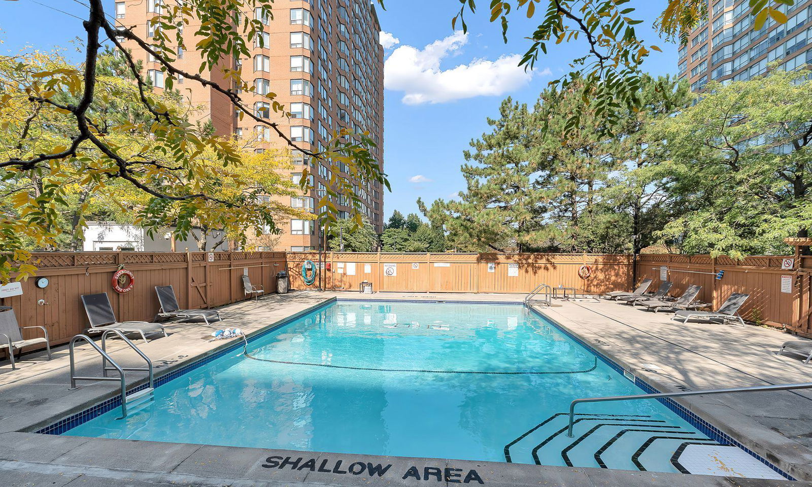 Pool — The Palace Condo, Burlington, Toronto