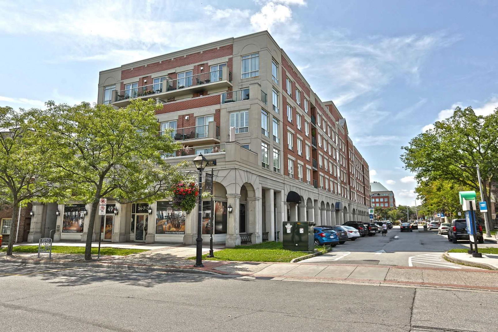 The Residences of Village Square, Burlington, Toronto