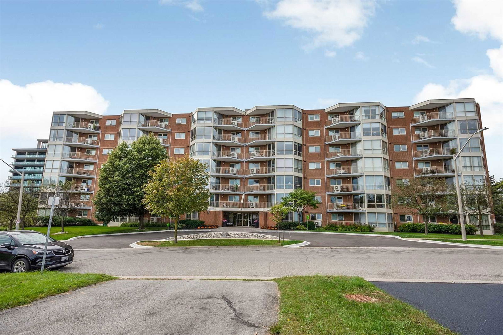 Royal Ascot Condos, Halton Hills, Toronto