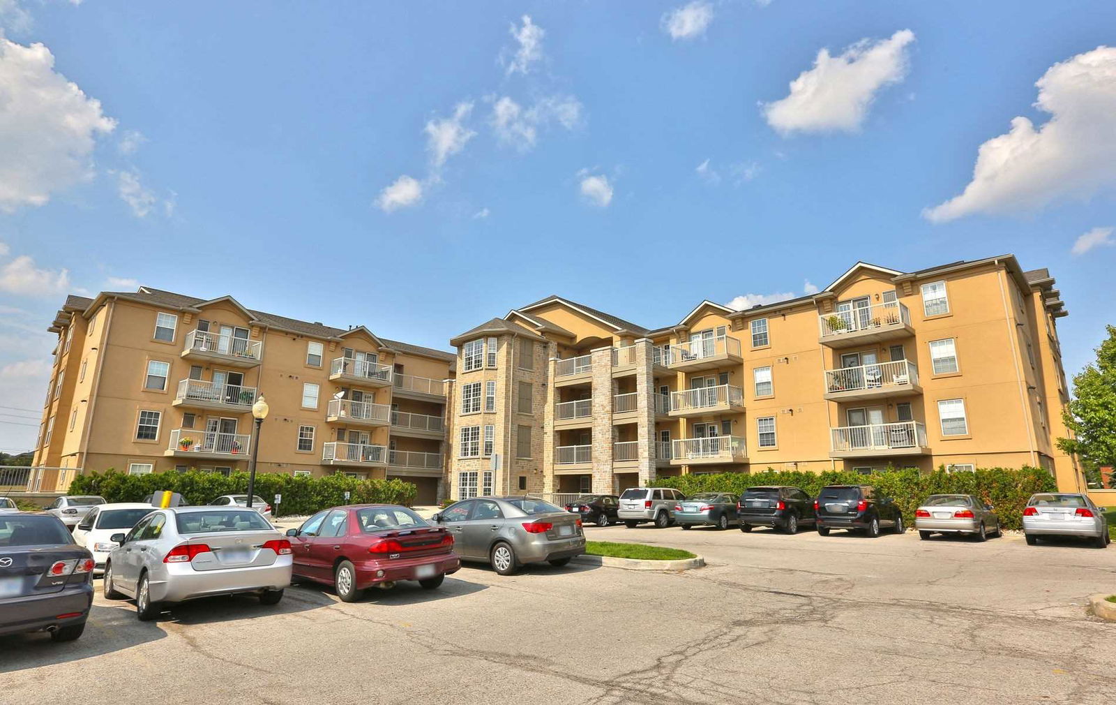 Abbey Oaks III Condos, Oakville, Toronto