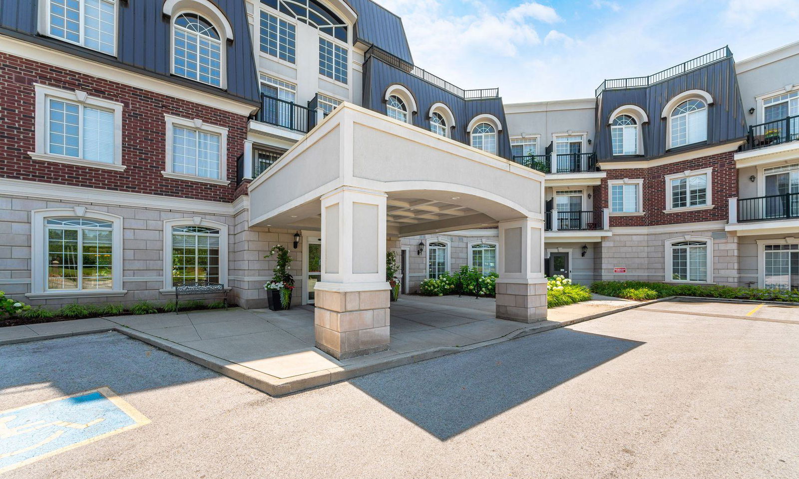 Entrance — Balmoral Condos, Oakville, Toronto