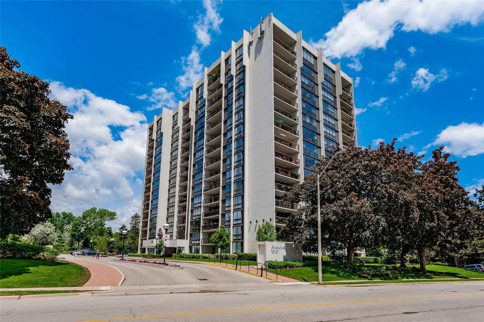 Ennisclare On The Lake Condos, Oakville, Toronto